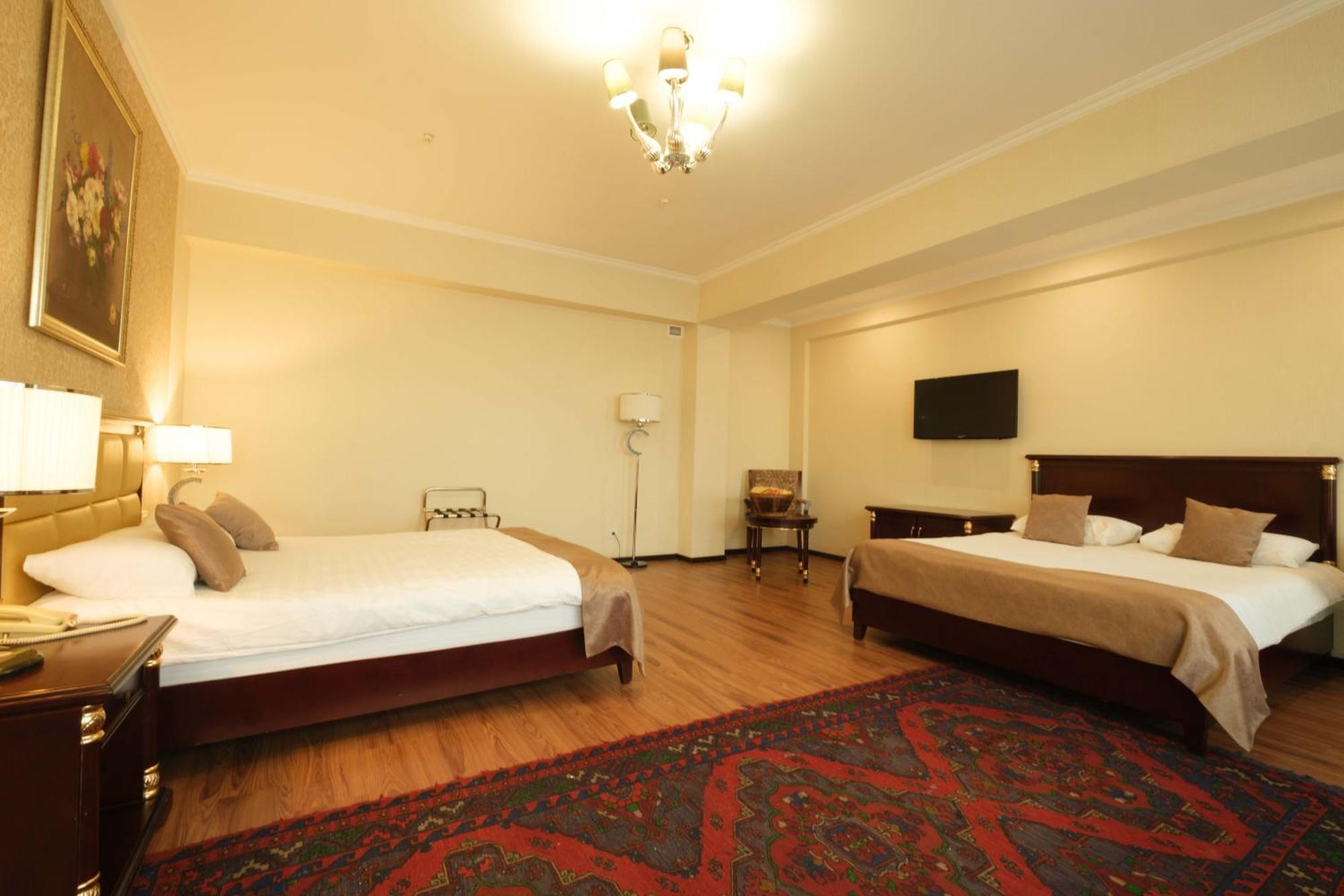 Reikartz Park Astana Ex-Royal Park Hotel & Spa Exterior photo